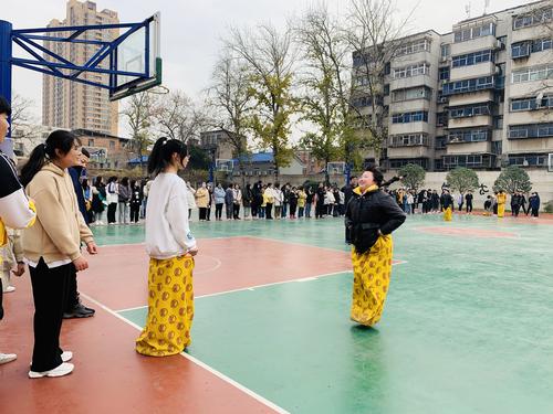 奋力一跃的袋鼠跳接力赛