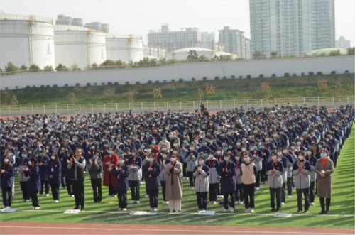 郑州艺术幼儿师范学校航海校区全体师生参与大会