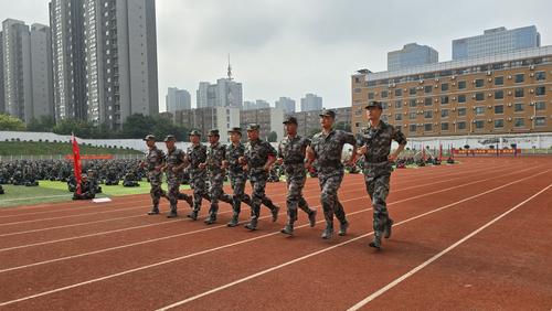 9.军训教官队列展示