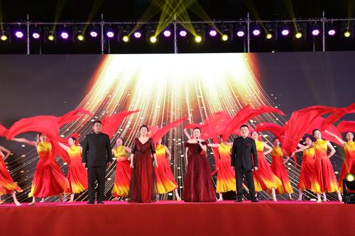 6教师合唱《春风十万里》