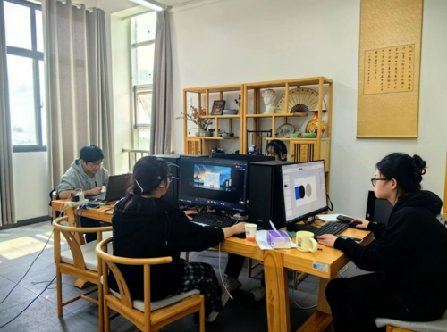 选手们认真备赛
