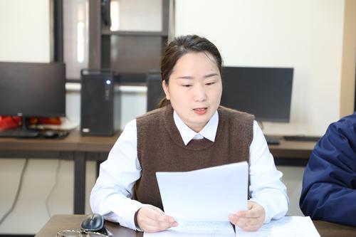 2学校党建专干李秀珍领学