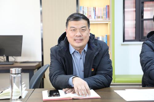 9学校党委副书记、校长马进伟提出针对性意见