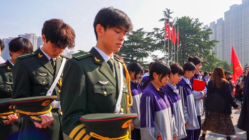 5.集体默哀1分钟，追思英烈事迹