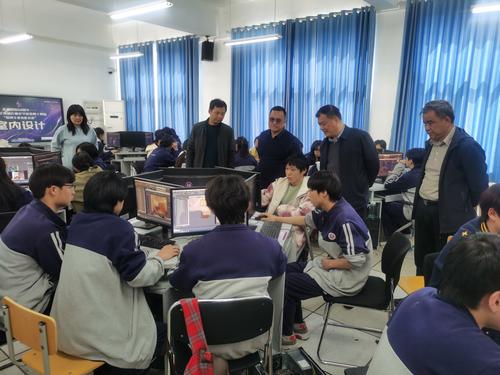 9校领导巡视室内设计赛场 9校领导巡视室内设计赛场