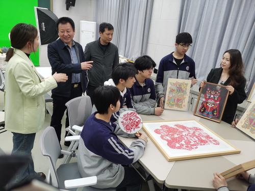 10校领导巡视电商直播赛场 10校领导巡视电商直播赛场