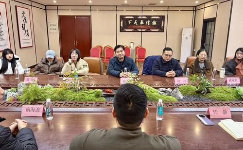 3谢涛介绍学校办学特色及学科建设