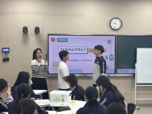 1.郑州艺术幼儿师范学校开展校级班主任能力大赛