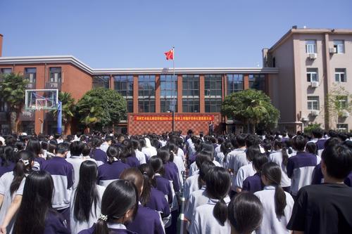 1郑州艺术幼儿师范学校开展消防应急疏散演练