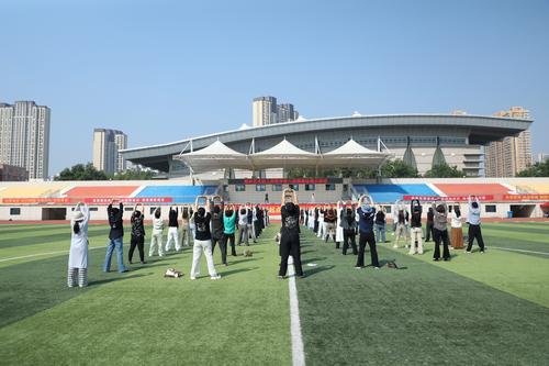 1.航海校区教职工八段锦展示